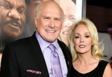 Melissa Babish, Miss Teenage America and Terry Bradshaw’s first wife, smiling in a classic portrait.