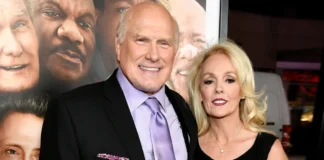 Melissa Babish, Miss Teenage America and Terry Bradshaw’s first wife, smiling in a classic portrait.
