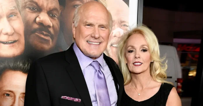 Melissa Babish, Miss Teenage America and Terry Bradshaw’s first wife, smiling in a classic portrait.
